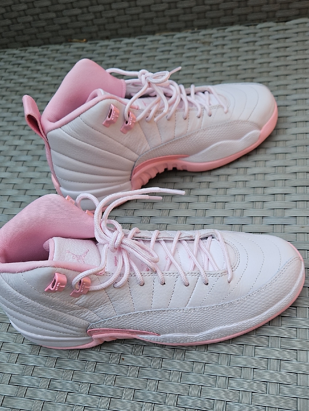 NEW Jordan Girls Pink and White Retro Basketball Sneakers SIZE 7Y - Picture 8 of 16